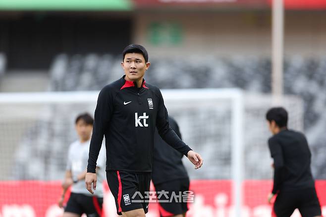 선전유니버시아드스포츠센터(심천, 중국)/ 남자축구국가대표팀 2026 북중미 월드컵 아시아 2차 예선/ 남자A대표팀/ 중국 vs 한국/ MD-1/ 훈련/ 김민재/ 사진 곽동혁