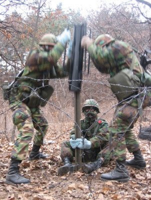 항타기.jpg 공병들 행복사하는 훈련과 교보재