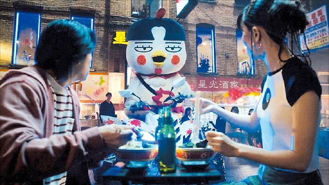 삼양라운드스퀘어가 진행하는 ‘스플래시 불닭’ 캠페인의 유튜브 영상.  /삼양라운드스퀘어 제공