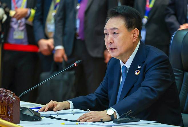 President Yoon Suk-yeol speaks at the ASEAN-Korea Summit held at the Vientiane National Convention Center in Laos on October 10 (local time). Yonhap News