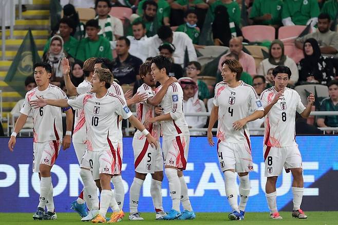 ▲ 일본 축구 대표팀 기세가 무섭다. 11일(한국시간) 사우디 원정에서 2-0 승리를 거두고 2026 북중미 월드컵 아시아 지역 3차 예선 3경기에서 승점 9점을 쓸어담았다. 오는 15일 일본 원정 경기를 떠나는 호주도 일본을 가장 강한 팀으로 인식하고 있다. 토니 포포비치 감독은 일본과 경기를 두고 "아름다운 도전"이라며 쉽지 않은 경기가 될 것이라고 인정했다. ⓒ연합뉴스/AFP