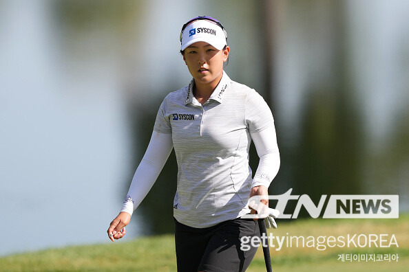 12열린 뷰익 LPGA 상하이 3라운드에서 홀인원을 기록한 전지원. 사진┃게티이미지코리아