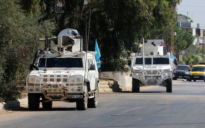 유엔 평화유지군(UNIFIL) 차량이 8월9일 이스라엘-레바논 국경지역을 순찰하고 있다. 로이터 연합뉴스