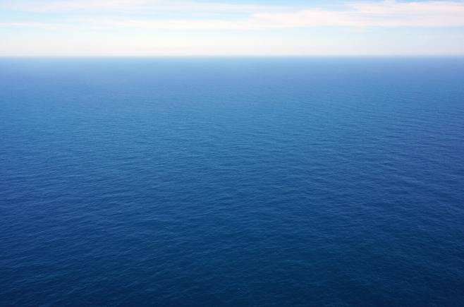 Atlantic_near_Faroe_Islands.jpg 땅부자 vs 바다의 왕자.jpg
