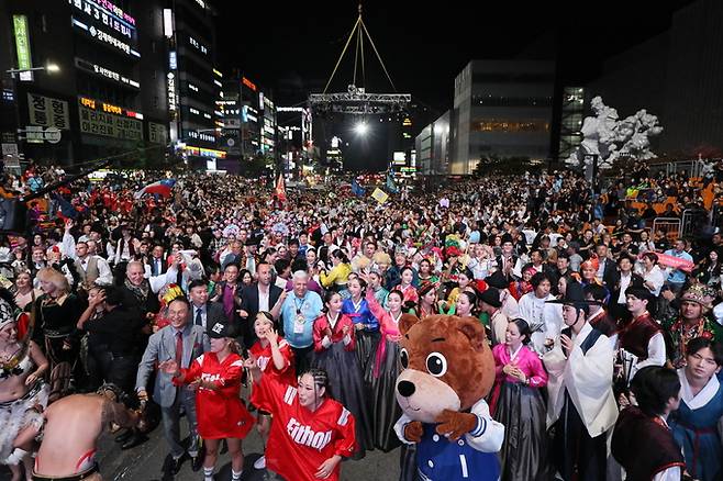 천안흥타령춤축제2024. 천안시 제공