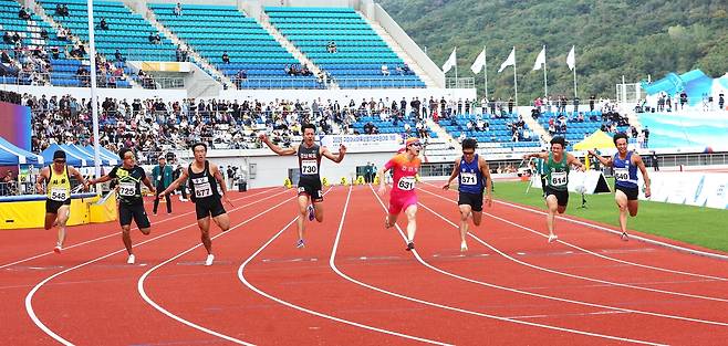 전국체전 육상 남자 일반부 100ｍ 피니시 라인 [대한육상연맹 제공. 재판매 및 DB금지]