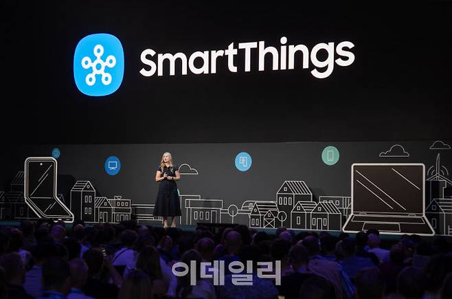 독일 베를린에서 열린 IFA 2024 삼성전자 프레스 컨퍼런스에서 삼성전자 영국법인 데보라 혼익(Deborah Honig) 상무가 ‘스마트싱스’에 대해 설명하고 있다. (사진=삼성전자)