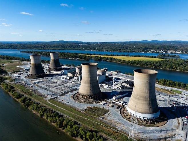 지난 10일(현지시간) 미국 펜실베이니아주 미들타운 인근에서 촬영된 스리마일섬 원자력 발전소.EPA연합뉴스