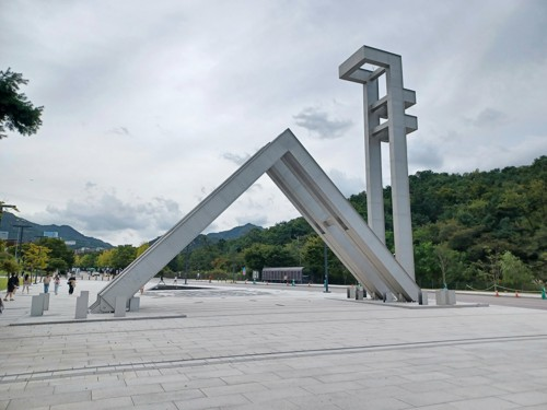 서울대학교 관악캠퍼스 정문. [사진 출처 = 연합뉴스]