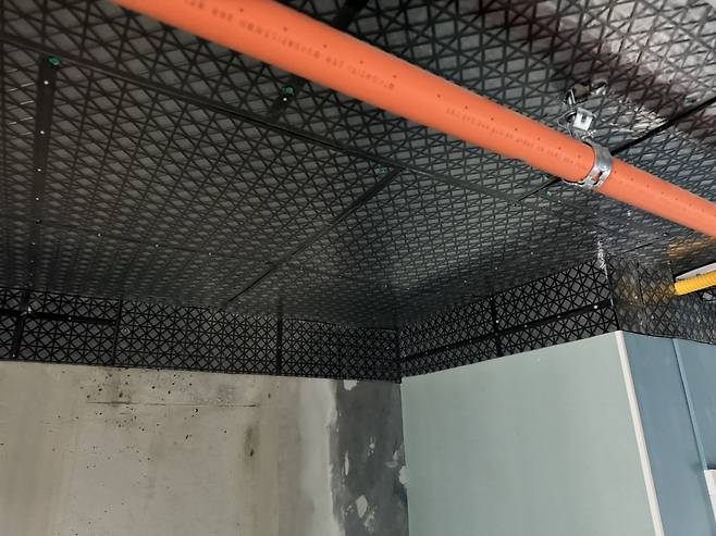 천장형 차음 구조 설치모습. [현대엔지니어링]