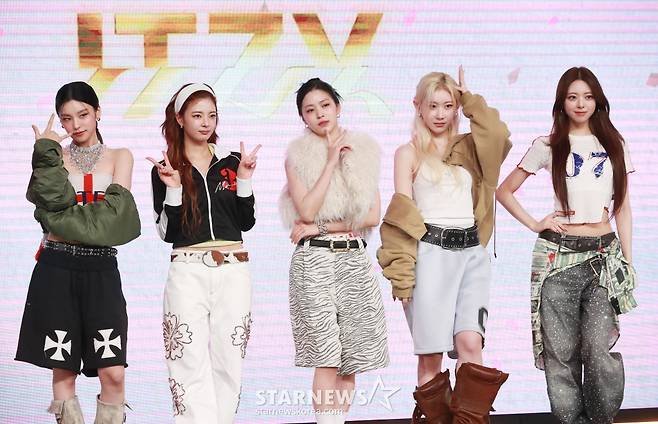 있지 '포즈는 당당하게'[★포토]