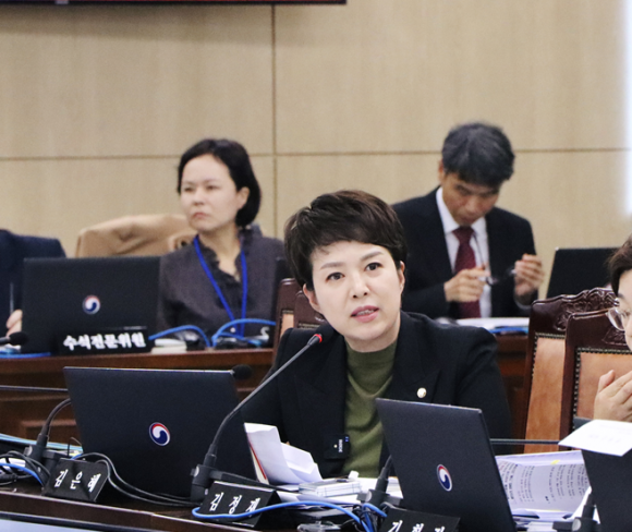 국민의힘 김은혜 의원이 국회 국토교통위원회에서 질의하고 있다. 김 의원실 제공