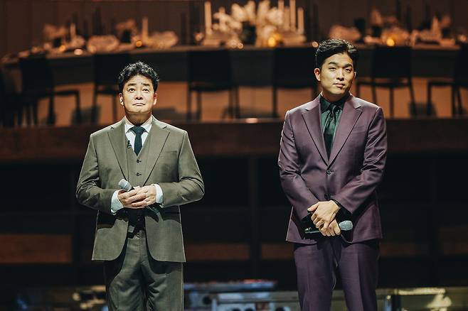 "Culinary Class Wars" judges Paik Jong-won, left, and Anh Sung-jae [NETFLIX KOREA]