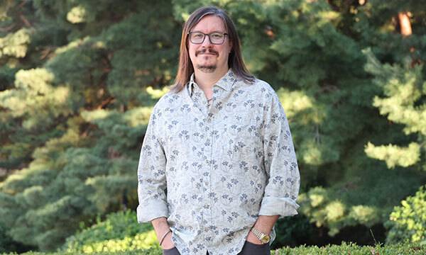 국립오페라단의 바그너 오페라&nbsp;‘탄호이저’ 공연에서 주인공 탄호이저를 맡은 테너 다니엘 프랑크가 예술의전당에서 포즈를 취하고 있다. 이제원 선임기자