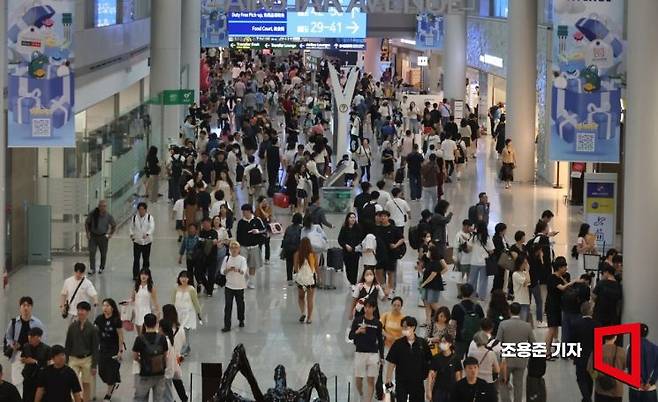 인천공항을 오가는 여행객들. 사진=조용준 기자 jun21@