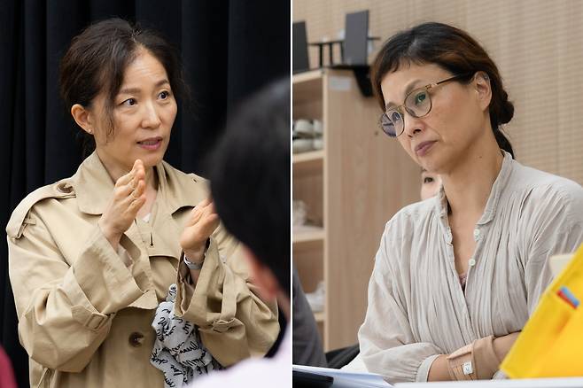 Director Lee In-soo (left) and playwright Dong I-hyang in a reherasal for "River and Liver." (National Theater Company of Korea)