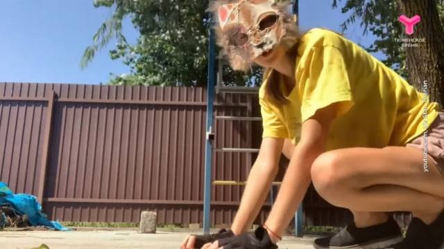 러시아 청소년들 사이에서 개나 고양이의 탈을 쓰고 네발 달린 동물처럼 행동하는 '쿼드로빙'(Quadrobing)이 유행하고 있다. 러시아 케이블 채널 'Тюменское время' 유튜브 캡처