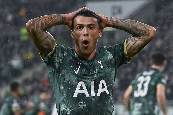 epa11640264 Pedro Porro of Tottenham Hotspur reacts during the UEFA soccer Europa League soccer match between Ferencvaros TC and Tottenham Hotspur, in Budaoest, Hungary, 03 October 2024.  EPA/Szilard Koszticsak HUNGARY OUT







<저작권자(c) 연합뉴스, 무단 전재-재배포, AI 학습 및 활용 금지>