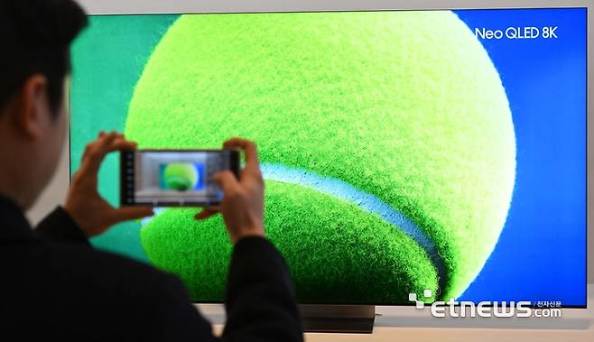 삼성전자가 2024년형 Neo QLED·삼성 OLED TV 신제품을 3월 15일 국내 시장에 공식 출시하며 AI TV시대를 선언했다. 김민수기자 mskim@etnews.com