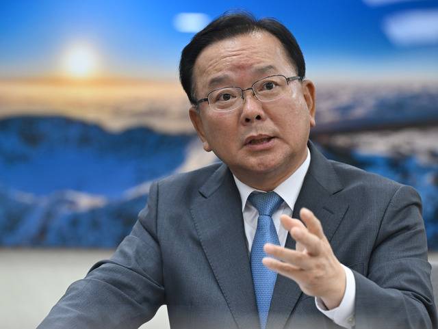 김부겸 전 총리가 14일 서울 영등포구 국민일보 본사에서 인터뷰를 하고 있다. 이한형 기자