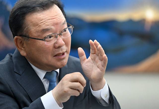 김부겸 전 총리가 14일 서울 영등포구 국민일보 본사에서 인터뷰를 하고 있다. 이한형 기자