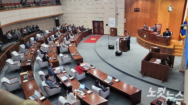 군산시의회 본회의장.