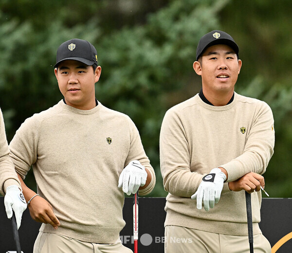 한국프로골프(KPGA) 투어와 DP월드투어가 공동 주관하는 2024년 제네시스 챔피언십에 출전하는 김주형, 안병훈 프로. 사진은 미국프로골프(PGA) 투어 이벤트 대회인 2024 프레지던츠컵에 참가했을 때 모습이다. 사진제공=ⓒAFPBBNews = News1