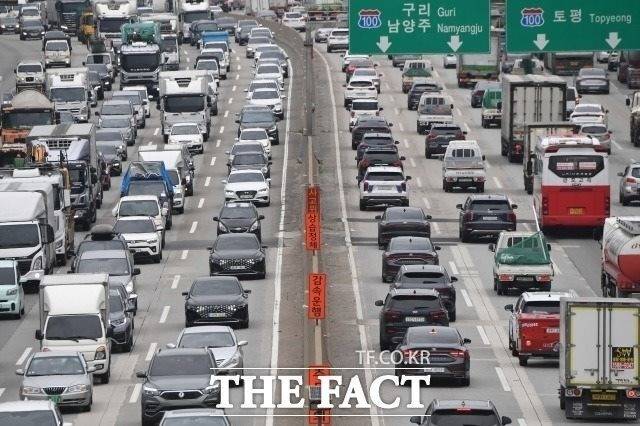 지난달 대형 손해보험사들의 자동차보험 손해율이 급등했다. /더팩트 DB