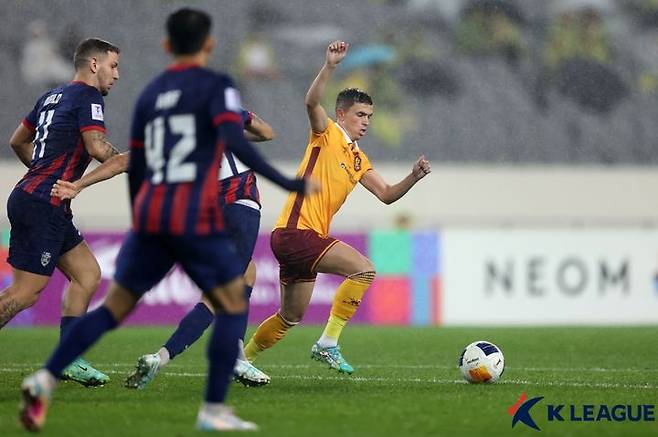 [서울=뉴시스] 프로축구 K리그1 광주FC의 아사니. (사진=한국프로축구연맹 제공) *재판매 및 DB 금지