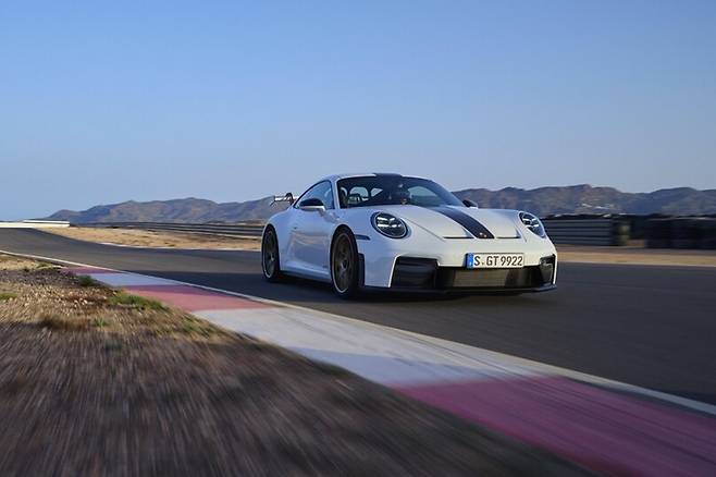 911 GT3 투어링 패키지
