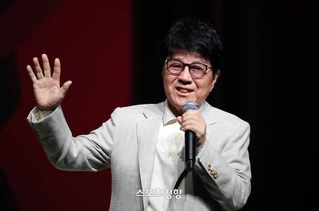 가왕 조용필이 22일 서울 용산구 블루스퀘어 마스터카드홀에서 자신의 20집 앨범 발매 기자간담회를 하고 있다. 2024.10.22 /서성일 선임기자