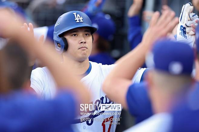 ▲ 지난 해 9월 오른쪽 팔꿈치 수술을 받은 오타니 쇼헤이는 시즌 종료 후 FA 시장에 나와 다저스와 10년 총액 7억 달러에 계약을 맺고 북미 프로스포츠 사상 최대 규모의 계약을 체결하는 기염을 토하기도 했다.