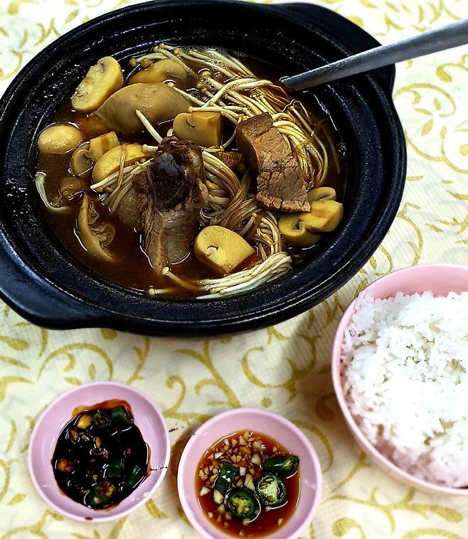 아헤이 바쿠테(Ah Hei Bak Kut The)