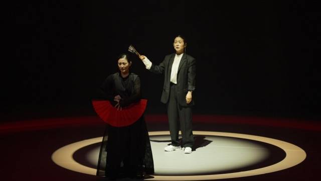 김주원이 올해 광명문화재단의 기획공연 ‘김주원의 사색여정’에서 소리꾼 이자람과 공연하고 있다. ‘김주원의 사색여정’은 올해 여러 아티스트들과 함께 4차례 열렸다.    광명문화재단