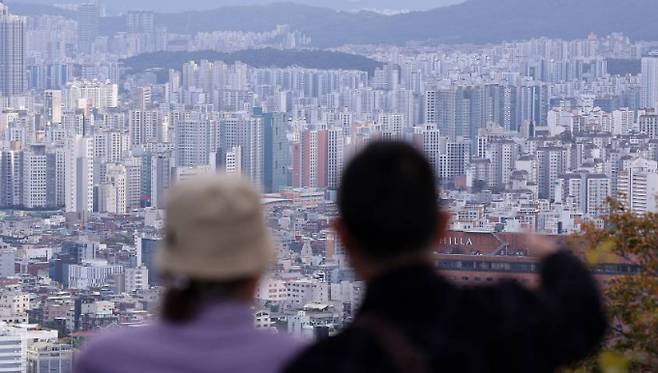 서울 남산에서 바라본 아파트 단지 모습./사진=뉴스1