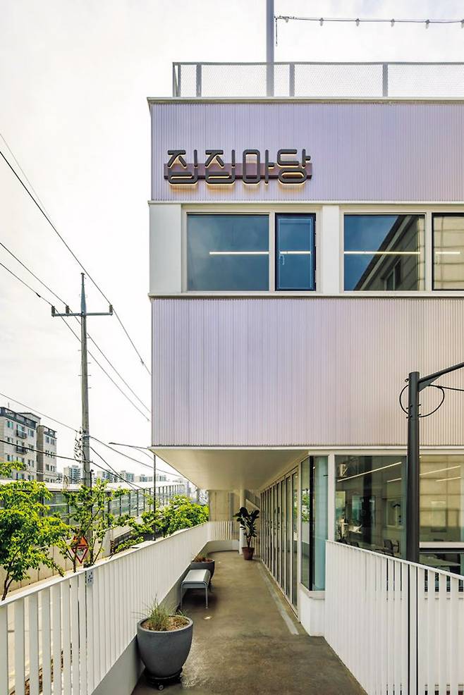 서울 중랑구 면목동에 조성된 근린생활 시설‘집집마당’ [텍스처온텍스처]