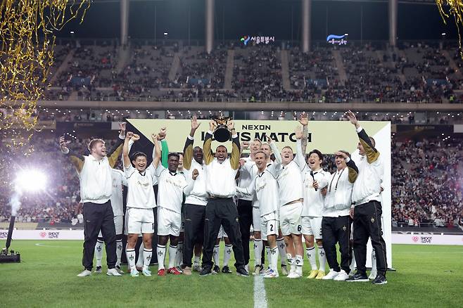 Shield UTD’s players celebrate their win at the Seoul World Cup Stadium last week. (Nexon)