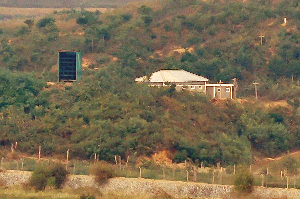 북한은 새벽까지도 대남 확성기를 통해 방송을 틀고 있다. 사진은 지난 10일 경기 파주시에서 바라본 북한 대남 확성기의 모습. /사진=뉴스1