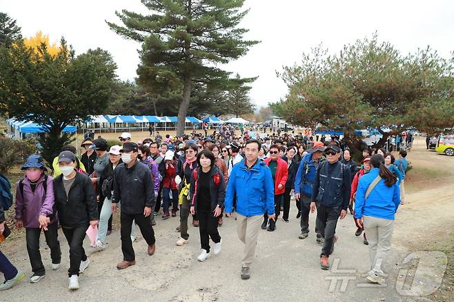 지난해 속리산 둘레길 걷기 축제 (보은군 제공) /뉴스1