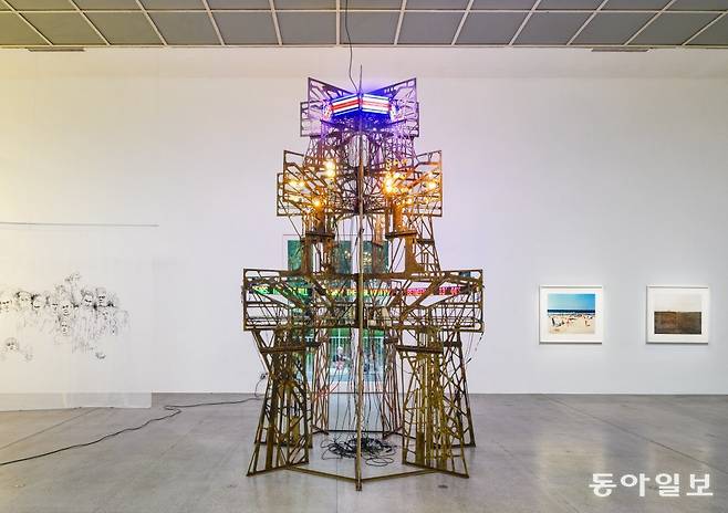 Forms of the Shadow, installation view with works by Young In Hong (left), Lee Bul (center), Tomoko Yoneda (right), Secession 2024, photo Iris Ranzinger