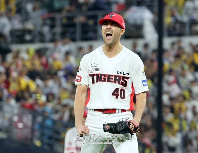 2024 KBO 한국시리즈 1차전 삼성과 KIA의 경기가 21일 오후 광주 기아챔피언스필드에서 열렸다. KIA 선발 네일이 4회 삼성 박병호를 삼진으로 돌려 세우고 포효하고 있다. 광주=정시종 기자 /2024.10.21.