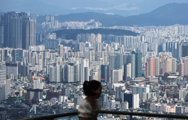 서울 남산에서 바라본 서울 시내 아파트 단지 모습. (사진=연합뉴스)