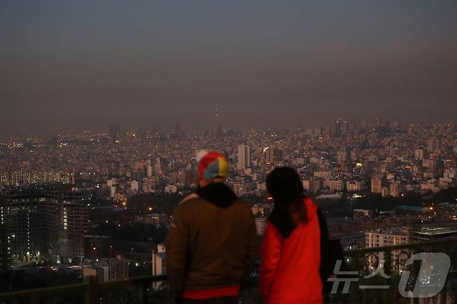 26일(현지시간) 이란 수도 테헤란에 대한 이스라엘의 공격 직후 테헤란의 모습. 이스라엘은 이날 이란의 지난 1일 공격에 대한 보복 공격을 감행했다. 2024.10.26. ⓒ 로이터=뉴스1 ⓒ News1 조소영 기자