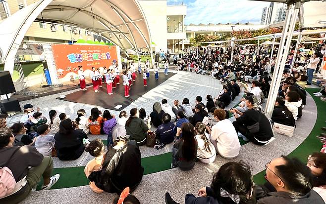 26일 삼성창조캠퍼스 일원에서 열린 ‘2024 북구 평생학습페스티벌’ 모습. 북구청 제공