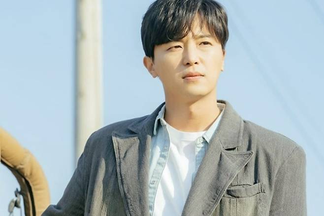 ‘정숙한 세일즈’ 미스터리 형사 이도현 역 연우진. 사진 ㅣJTBC