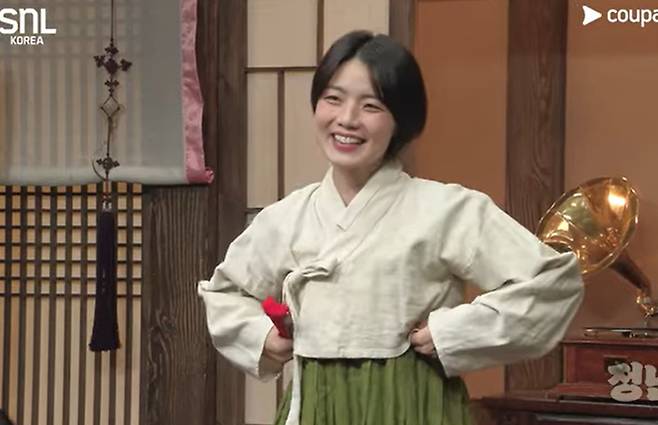 ‘SNL 코리아’ 시즌6에서 논란이 된 ‘젖년이’. 사진| 쿠팡플레이 캡처