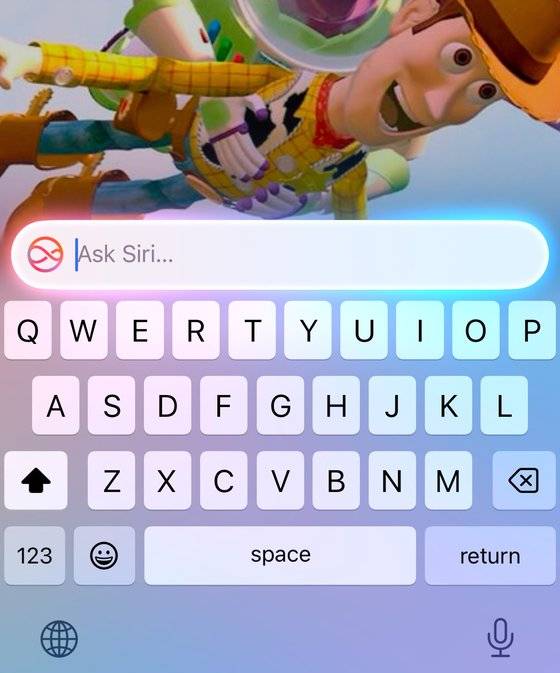 아이폰 화면 아래 쪽을 두 번 터치하면 텍스트로도 시리에게 질문할 수 있다. 사진 아이폰 캡처