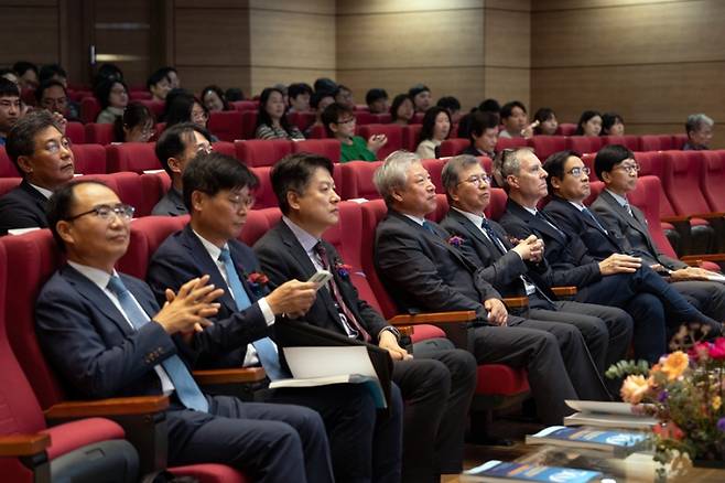 29일 한국한의학연구원에서 열린 '개원 30주년 기념 국제 심포지엄'. 한국한의학연구원