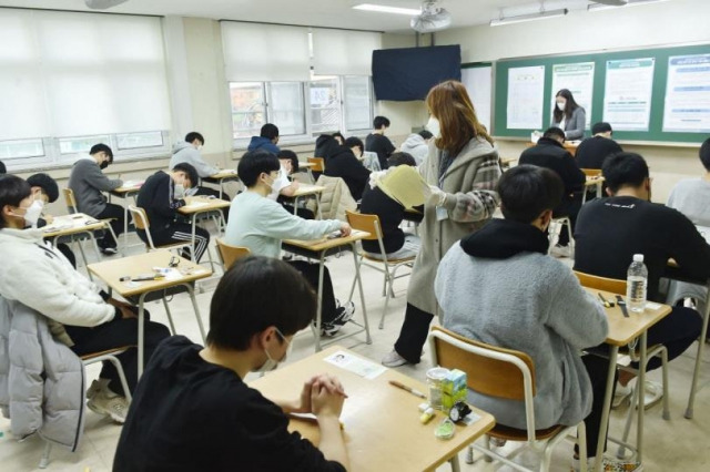 ▲경기도내 한 학교에서 대학수학능력시험이 치러지고 있는 모습. ⓒ경기도교육청