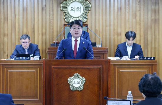 김병창 의원이 5분 자유발언을 하고 있다(영주시 의회 제공)